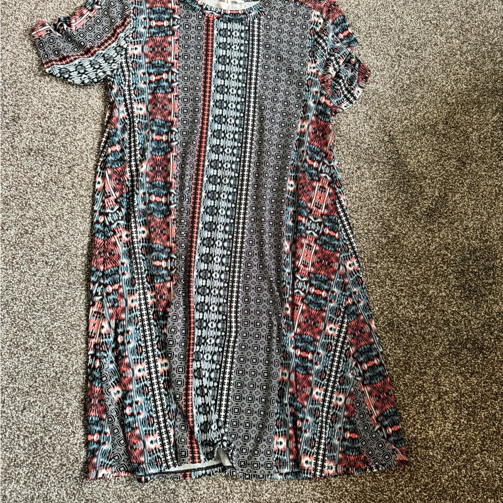 Size medium , beautifully printed dress!